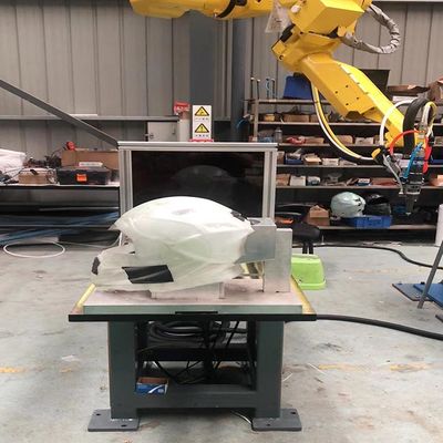 Raycus Laser Source 6 Axis 3D Robot Laser Cutter χρήση για κράνος από γυάλινες ίνες, κράνος από ανθρακικές ίνες, κράνος Kevlar κλπ.