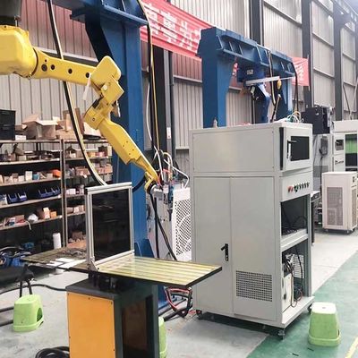 Raycus Laser Source 6 Axis 3D Robot Laser Cutter χρήση για κράνος από γυάλινες ίνες, κράνος από ανθρακικές ίνες, κράνος Kevlar κλπ.